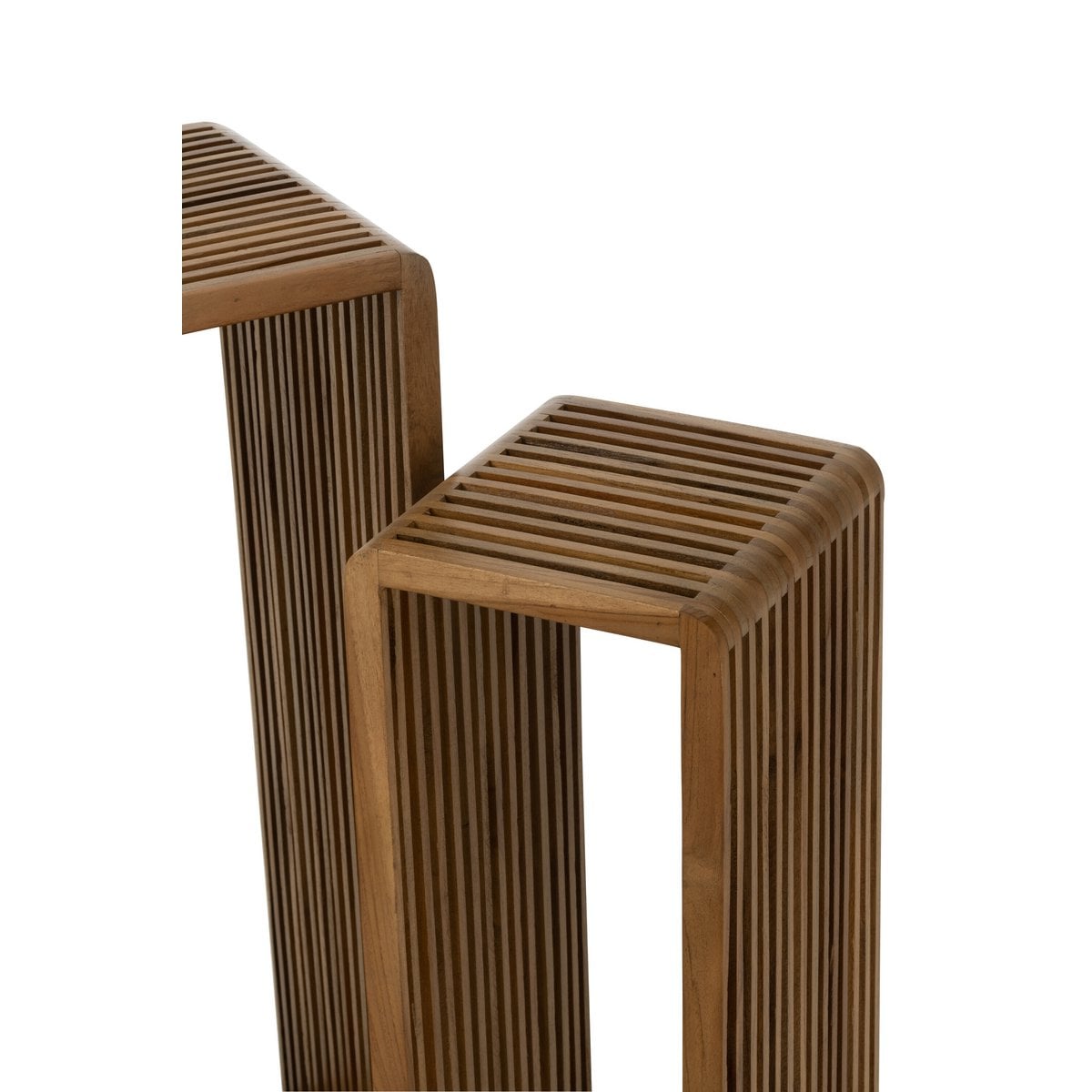 Détail des pieds en bois de la table J-Line Cube