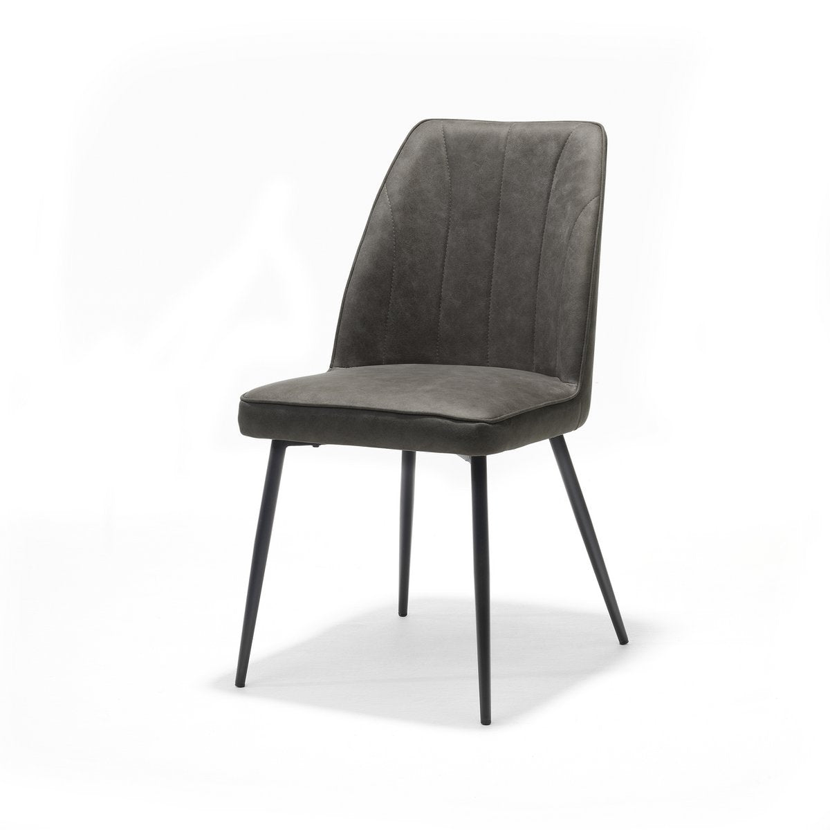 Chaise Paula en tissu noir Soft Anthracite vue de face, élégante et moderne.