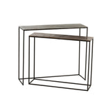 Consoles J-Line disposées dans un salon moderne, mettant en valeur leur élégance
