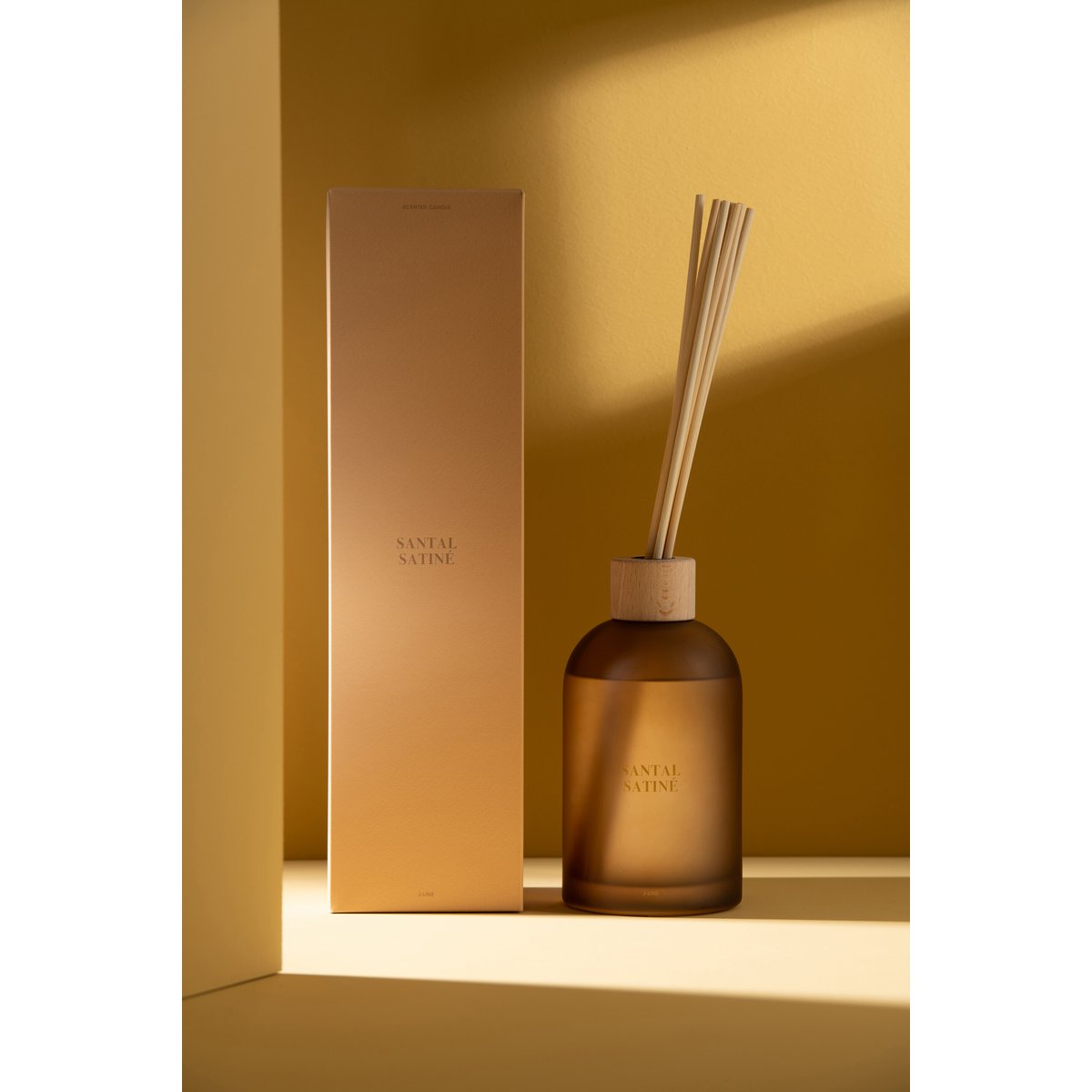 Bâtonnets parfumés J-Line dans un salon moderne