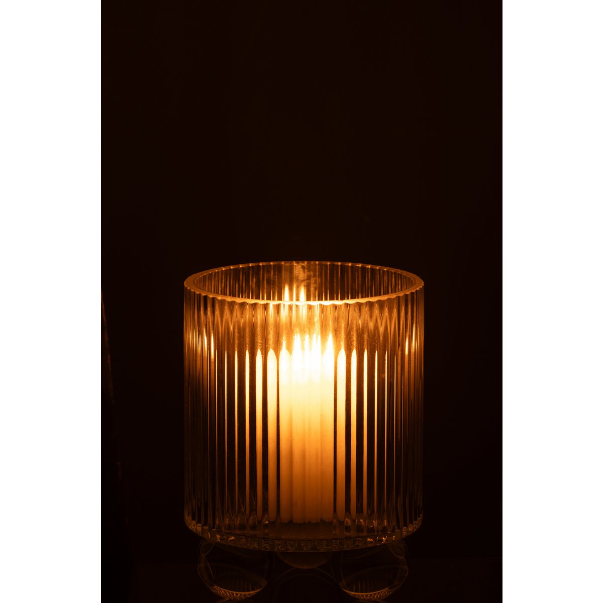 Détail de la lanterne J-Line Clara, matériau en verre blanc