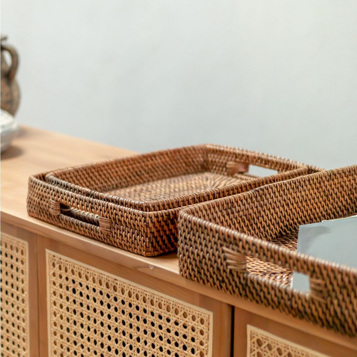 Plateau Amahai en rotin, taille S, sur fond neutre