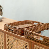 Plateau Amahai en rotin, taille S, sur fond neutre