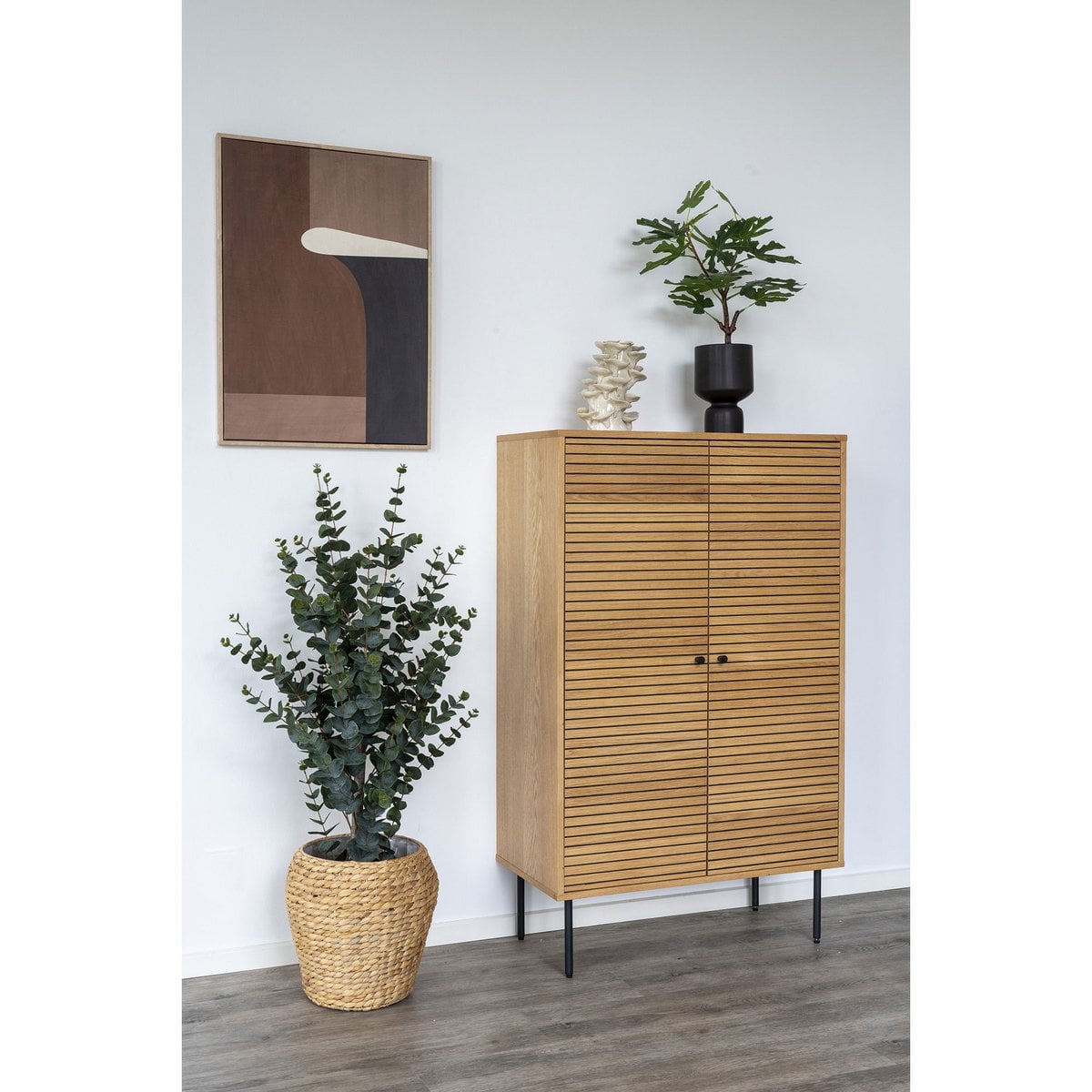 Élégant eucalyptus artificiel avec pot en ciment