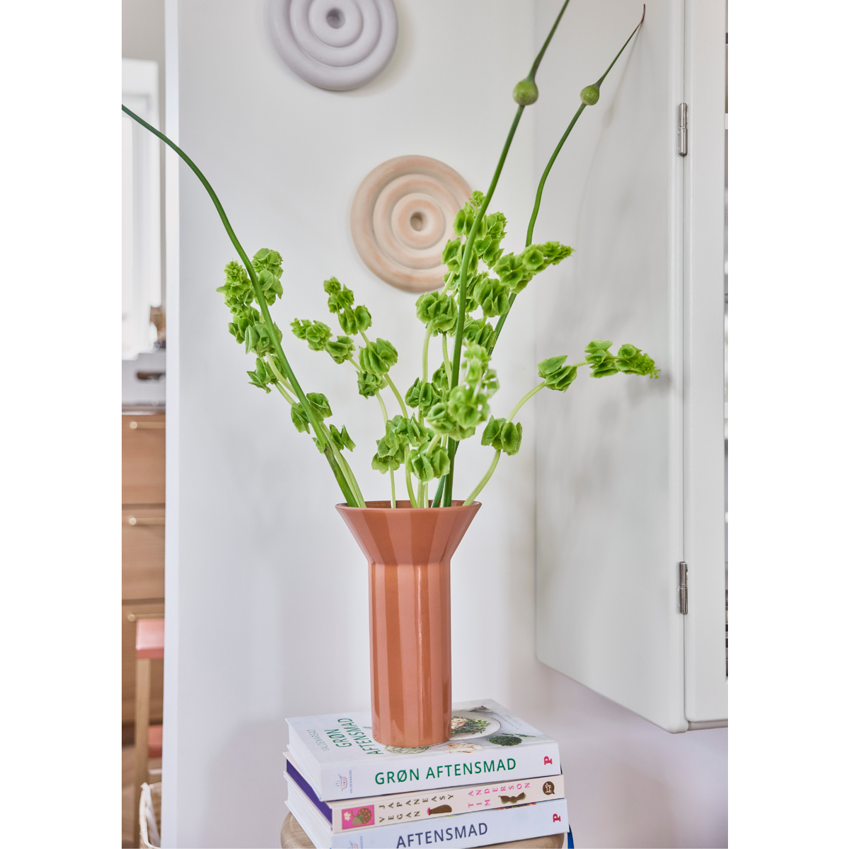 Vase Luonto en grès avec rayures peintes, OYOY LIVING DESIGN