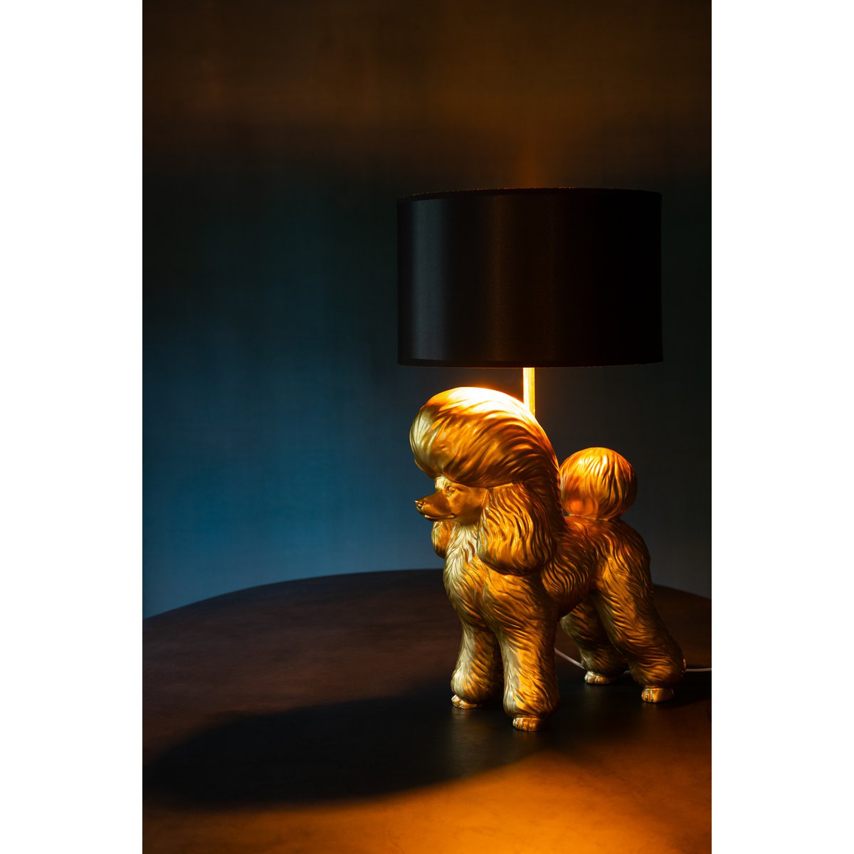 Lampe Chien Caniche en résine dorée, ambiance chaleureuse
