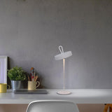 Lampe de table de batterie LED magnétiquement "ella" pour l'extérieur et à l'intérieur, en métal et en plastique en blanc, 35 cm de haut