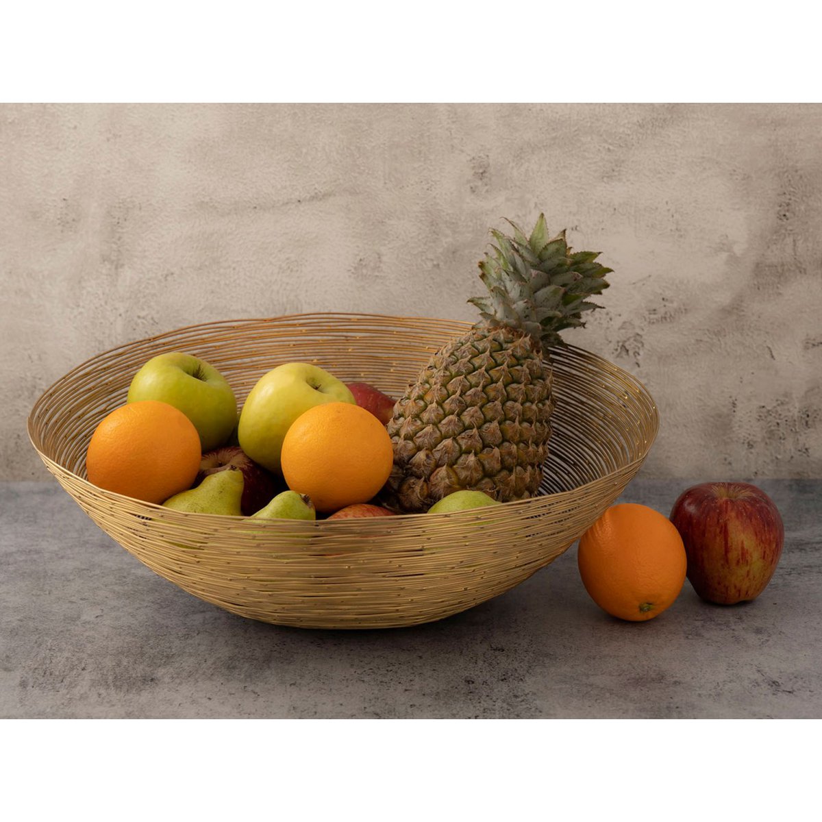 Panier obstacle avec des fruits à l'intérieur, ambiance chaleureuse