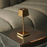 Lot de 8 lampes de table rechargeables dorées avec station de recharge