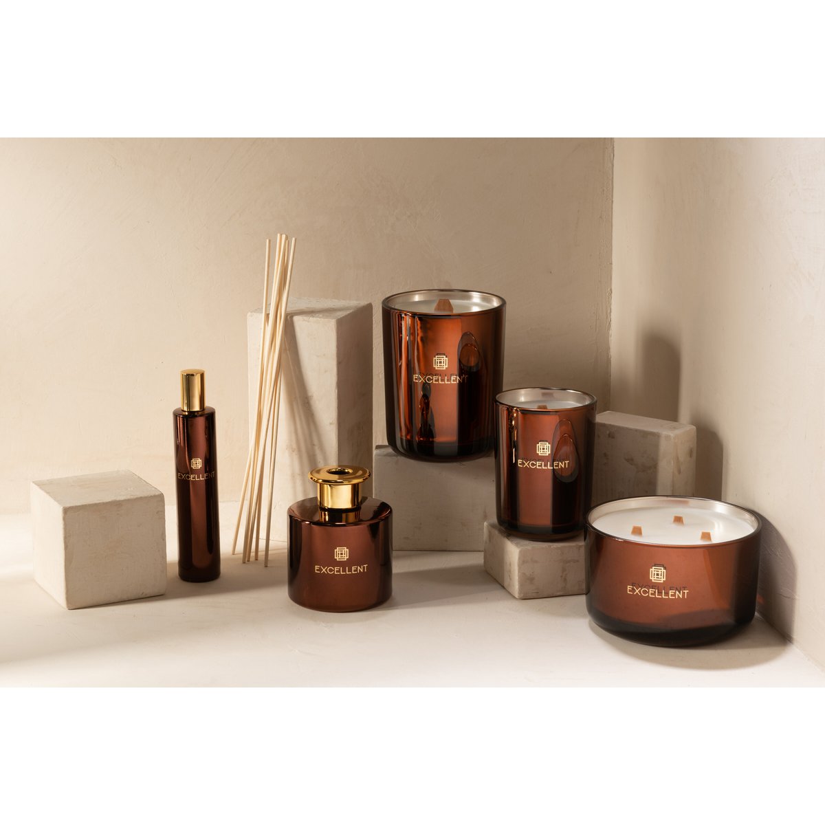 Détail du verre marron de la bougie parfumée J-Line