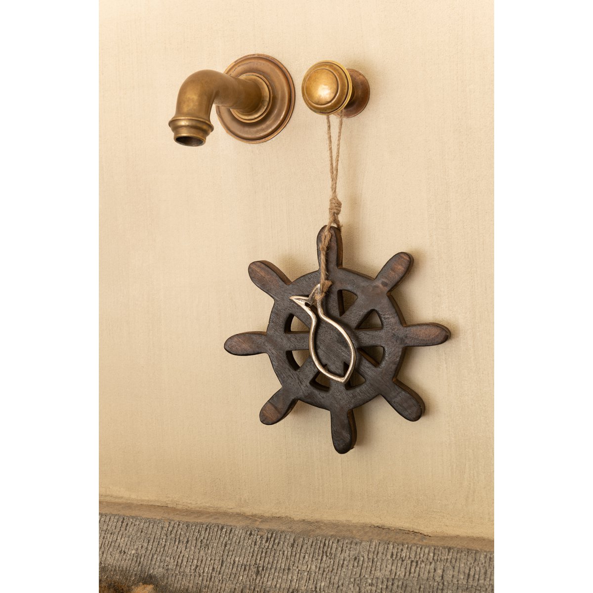Rudder Fish J-Line en bois marron foncé, décoration murale élégante