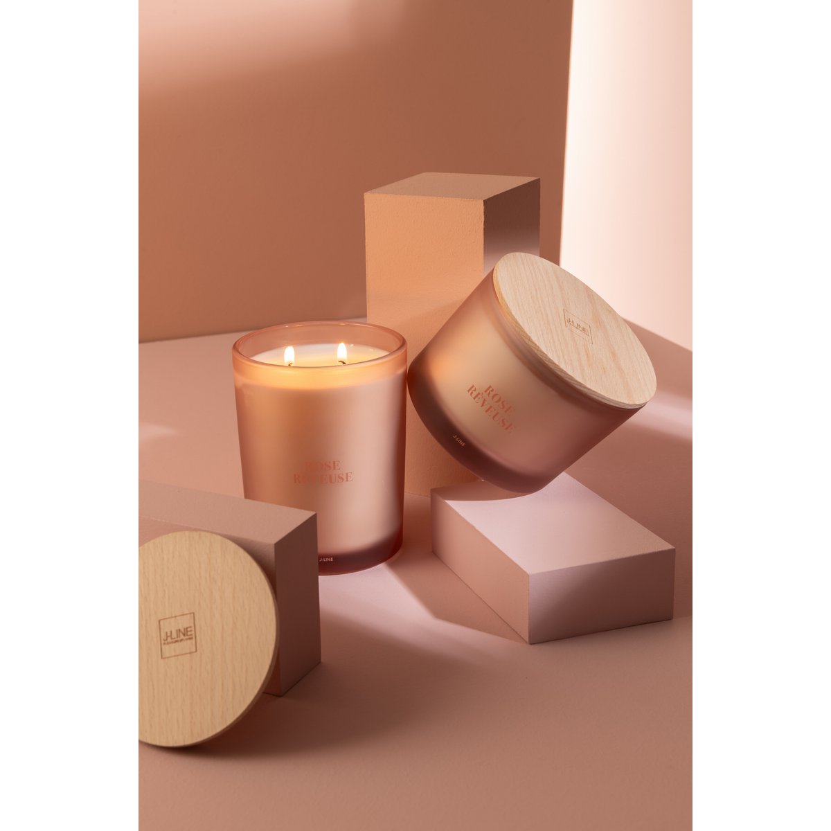 Texture de la cire rose de la bougie J-Line en gros plan