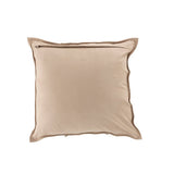 Coussin J-Line Board Square en cuir gris clair sur canapé