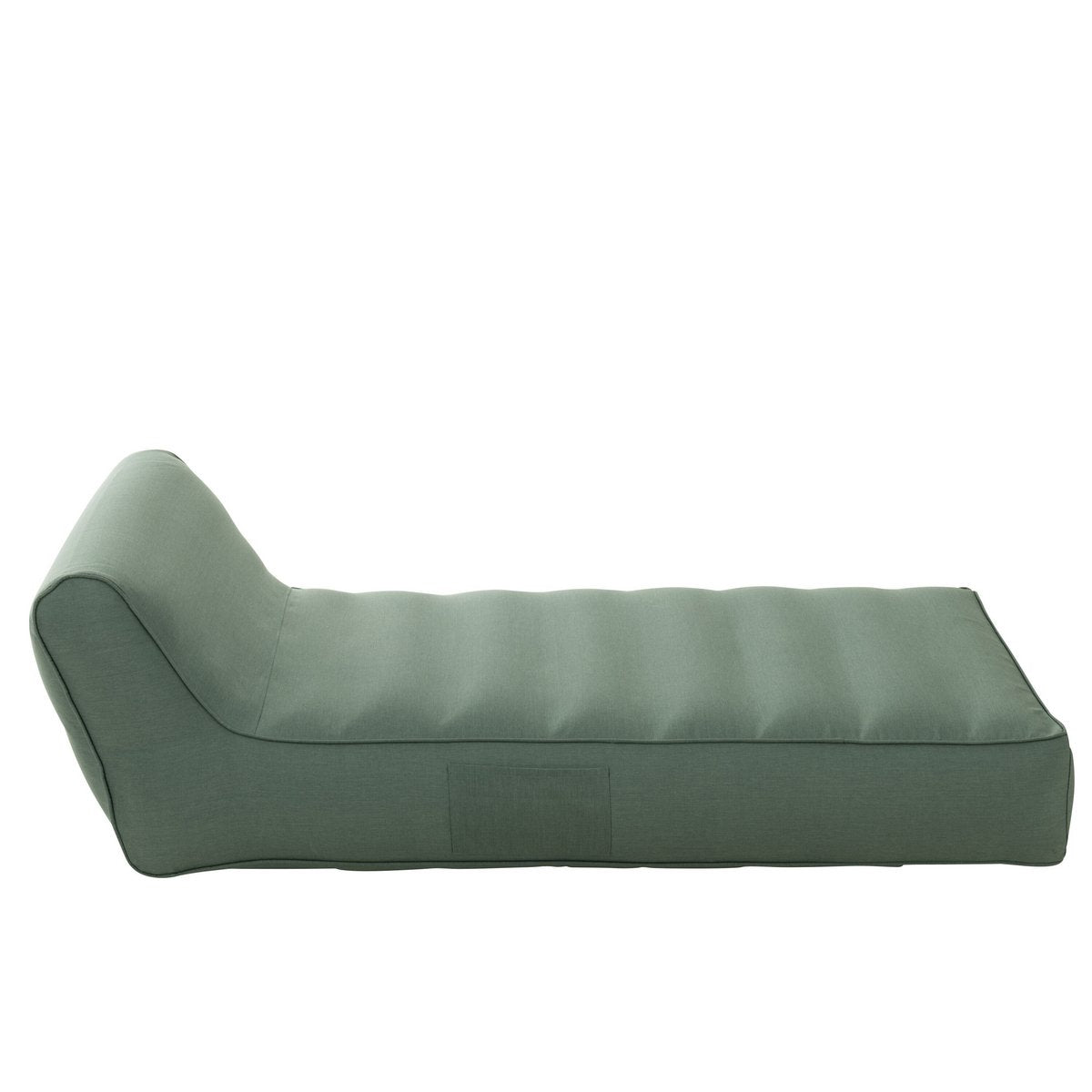Matelas J-Line Helene sur un mobilier de jardin moderne