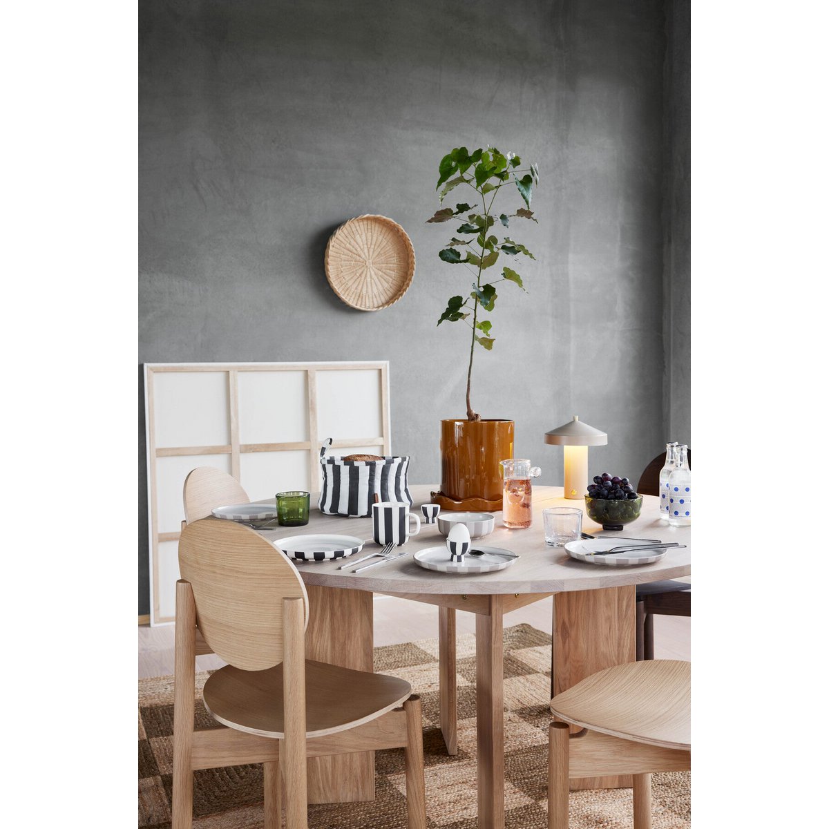 Verre Kuki sur une table dressée avec style