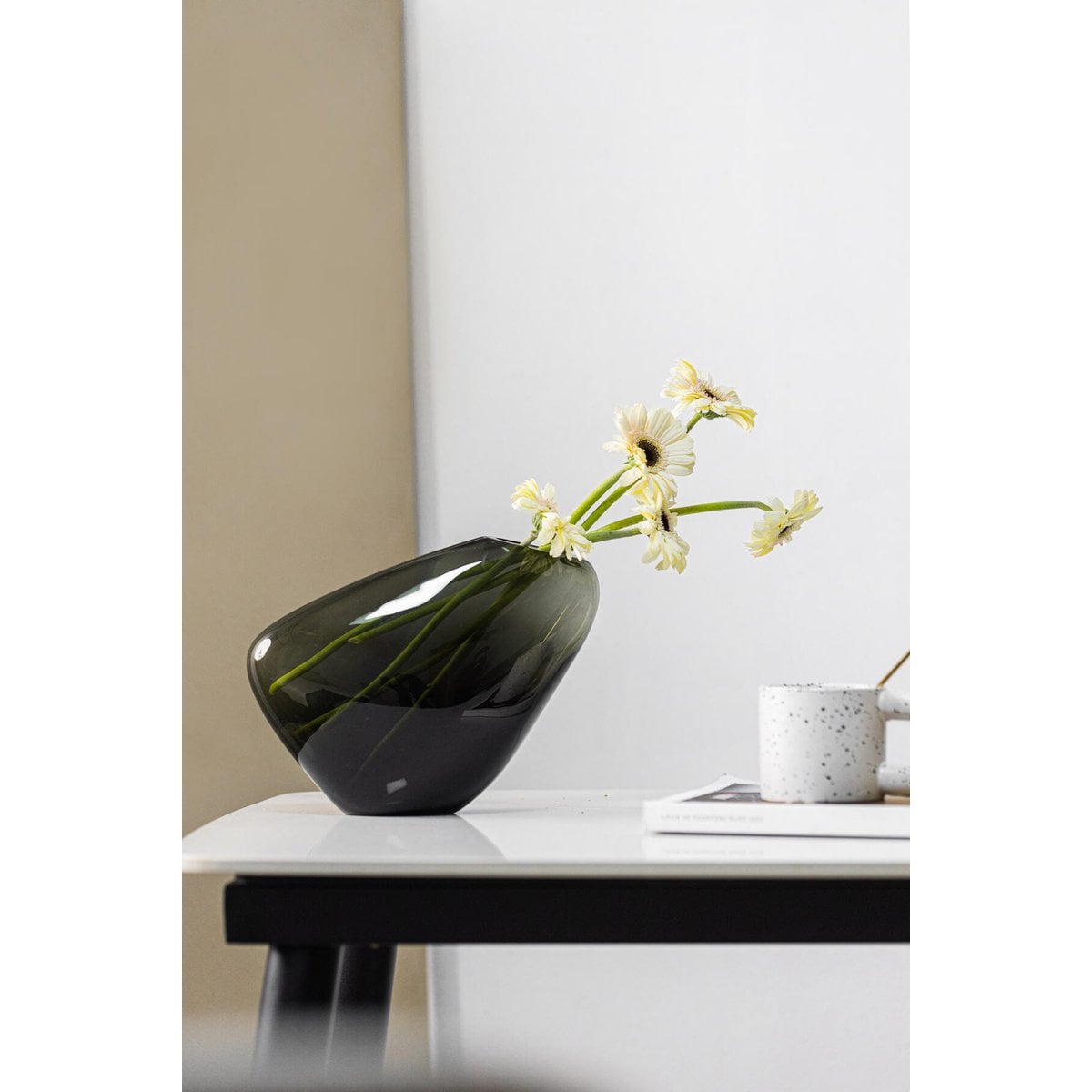 Détail du verre soufflé à la bouche du vase KOOKY16GR