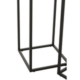 Détail de la finition en métal noir de la table J-Line