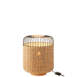Lampe J-Line en métal naturel, vue de face avec éclairage doux.
