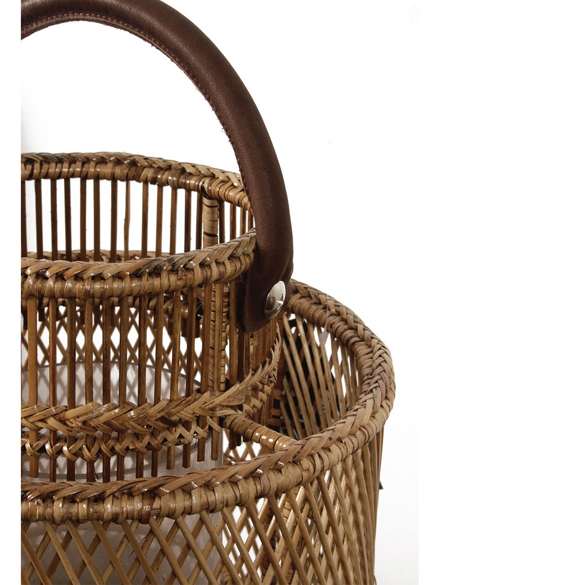 Lanterne Péninsule en rotin, artisanale, avec un design unique et élégant