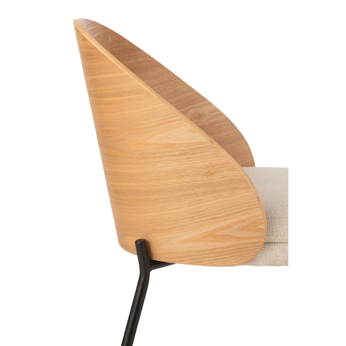 Chaise Lone J-Line en bois et métal en contexte décoratif