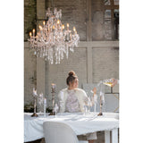 Bougeoir J-Line Classic sur une table, ambiance élégante