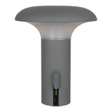Lampe LED Ramsey sur une table de chevet, design moderne et élégant.