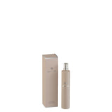 Parfum d'ambiance J-Line avec arrière-plan de salon moderne