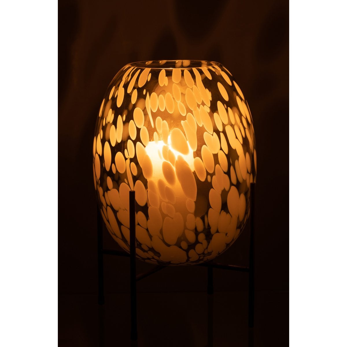 Vase J-Line en situation dans un salon moderne