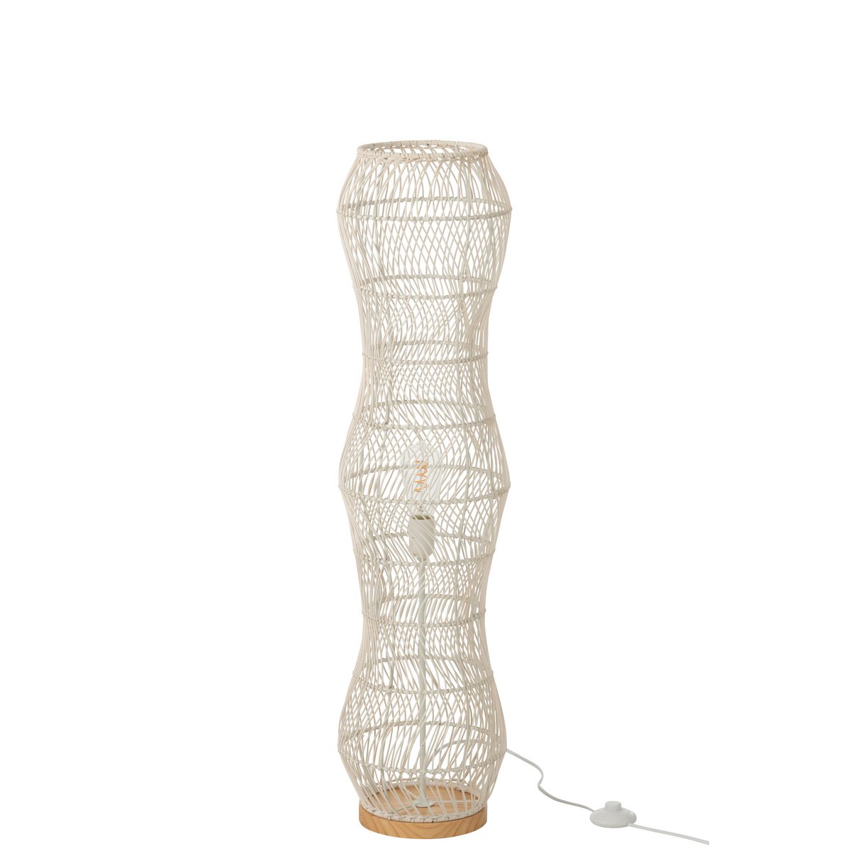 Lampadaire J-Line en situation dans un salon élégant