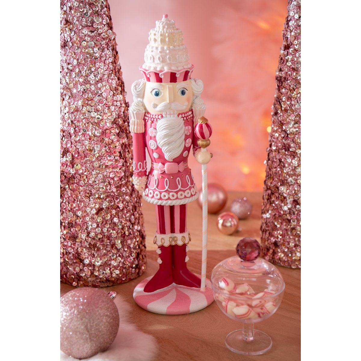 Figurine J-Line Casse-Noisette Candy en polyrésine blanche et rose