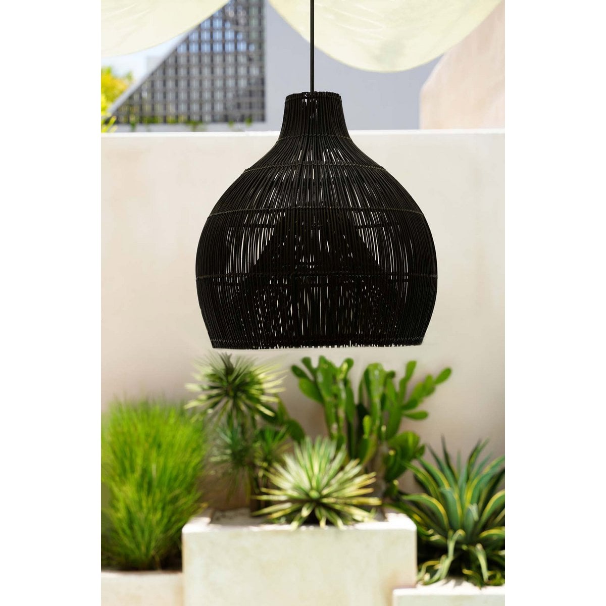 Ambiance chaleureuse avec le pendentif Lobster Trap noir