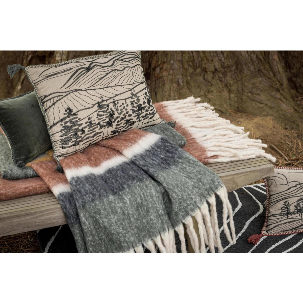 Plaid uni recyclé Isabel en rouille avec franges XL torsadées, élégant et doux