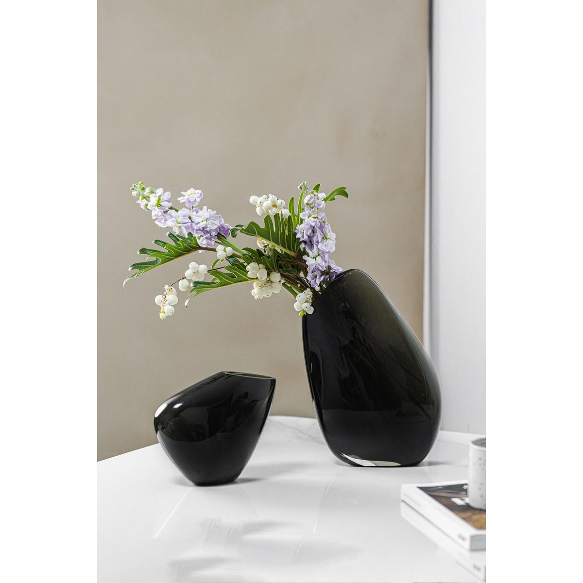 Vase KOOKY16GR en verre ambre, design organique et moderne