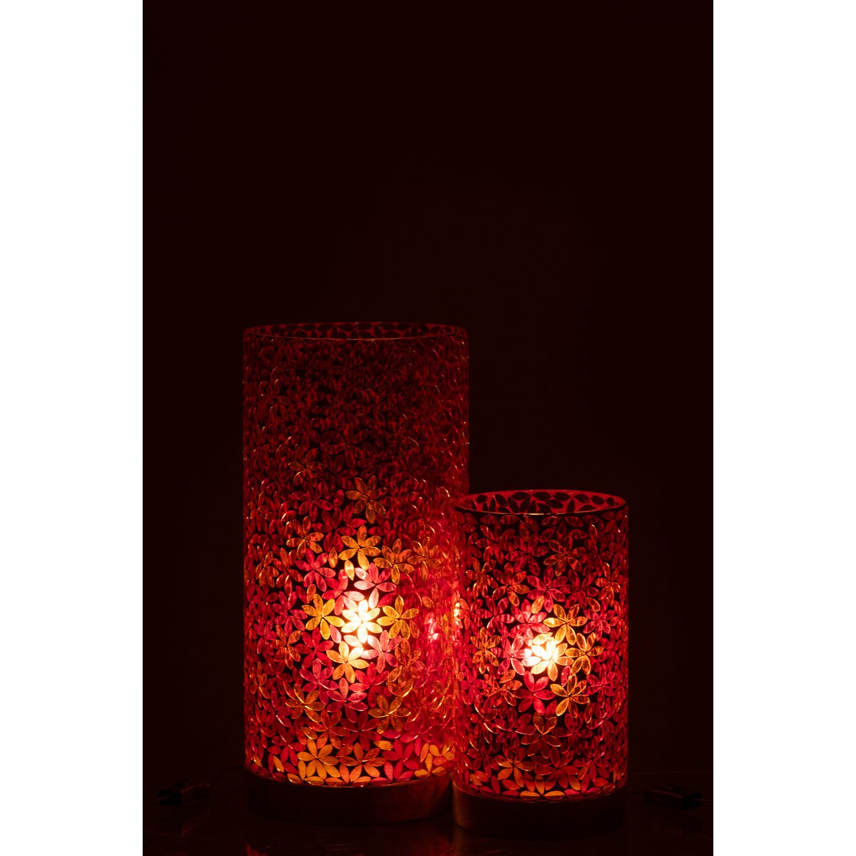 Lampe J-Line sur une table en bois