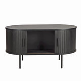 Détail des pieds en métal noir de la table basse