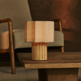 Lampe de table rechargeable en bois clair marron