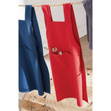 Tablier Gen Rouge porté, alliant confort et style