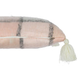 Coussin J-Line à carreaux beige et rose, détail du motif