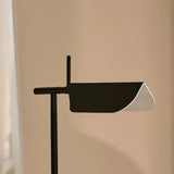 Lampe Marcello en métal noir, mise en scène dans un intérieur moderne