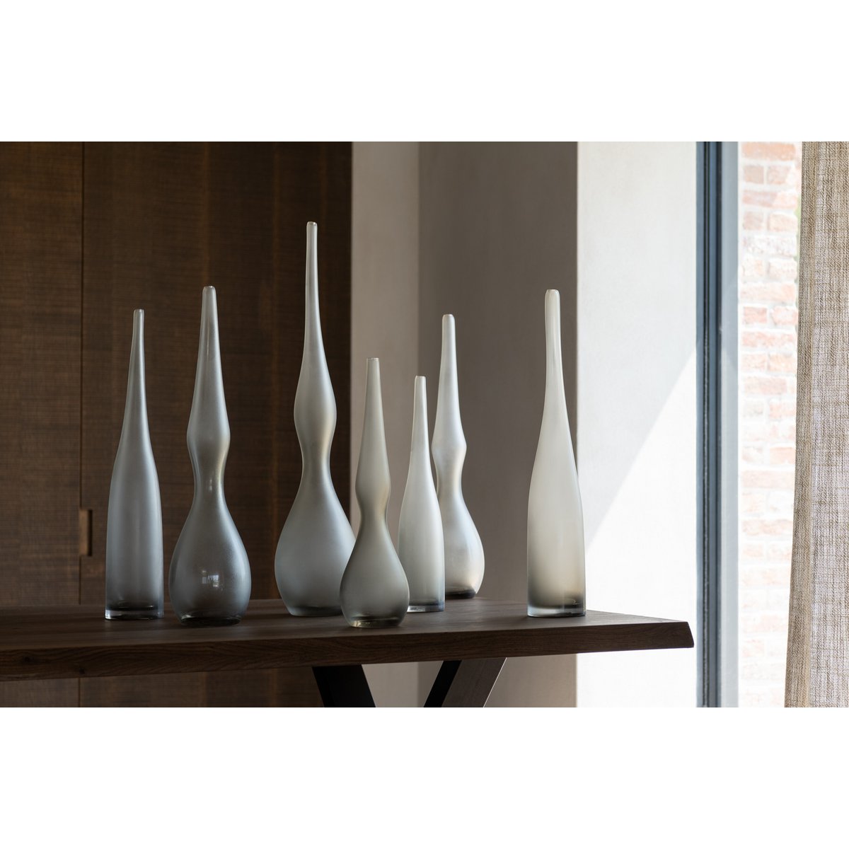 Détail du vase Yara Flute J-Line, design contemporain en verre