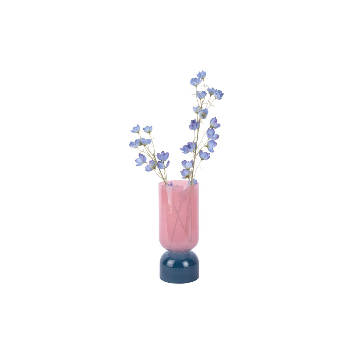 Vue rapprochée du vase en verre rose, mettant en valeur sa finition brillante.
