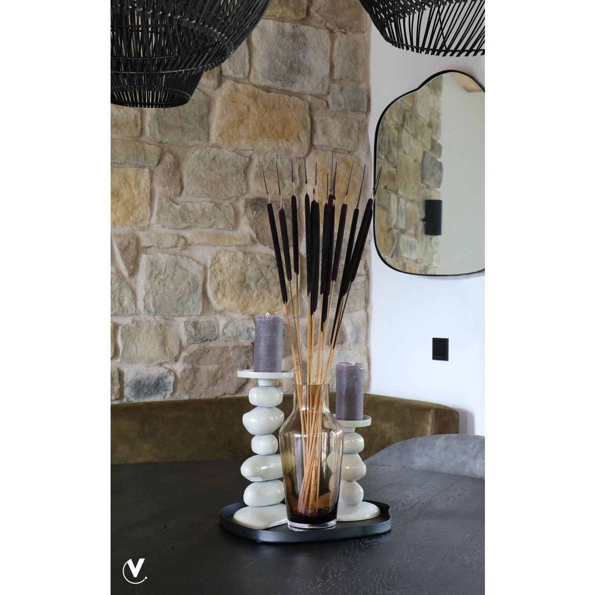 Détail du plateau Bariri noir, parfait pour la décoration intérieure.