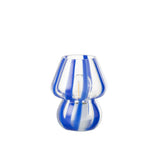 Ambiance chaleureuse avec la lampe J-Ligne en verre bleu
