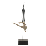 Cerceau de gymnaste Gamma J-Line sur un fond décoratif moderne.