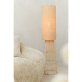 Ambiance scandinave avec la lampe J-Line dans une chambre