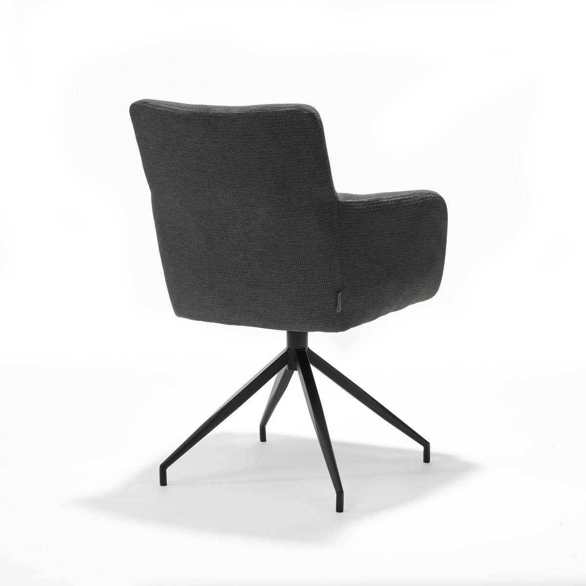 Chaise Joey dans un intérieur moderne, mettant en valeur son design