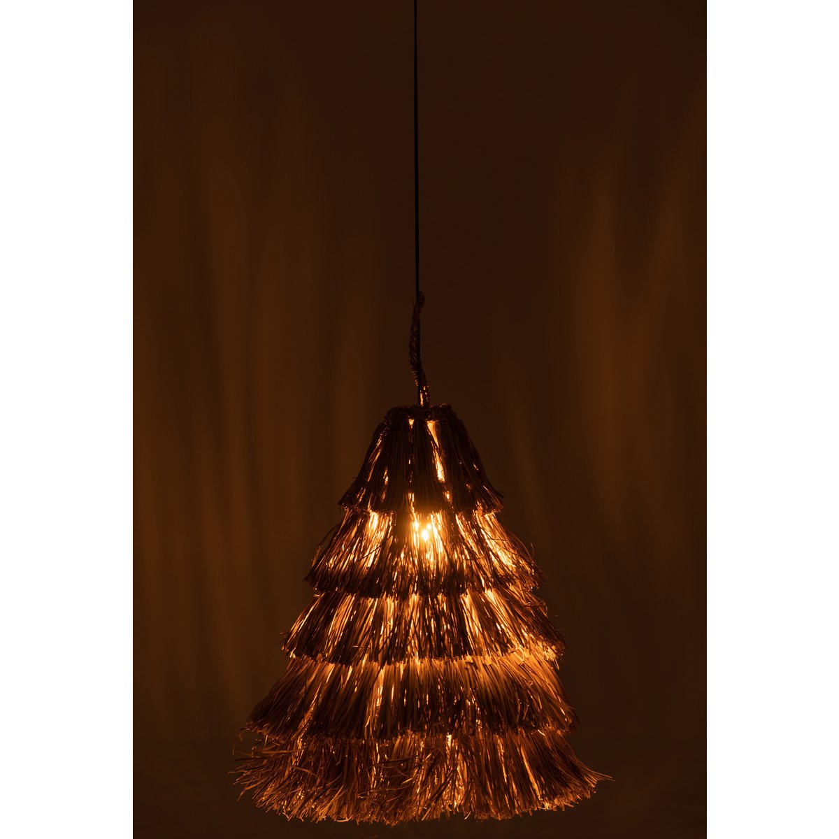 Vue rapprochée de la texture en jonc de mer de la lampe J-Line