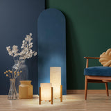 Lampe de table "Matilda" lampe de table classique avec apparence naturelle à travers le bois et l'écran de tissu, socket E27, 32 cm de haut
