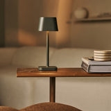 Lampe de table rechargeable vert olive Ava