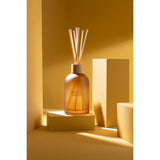 Emballage du diffuseur Santal Satiné avec logo J-Line